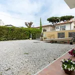 Vacation With 3 Separate And Private Parking *