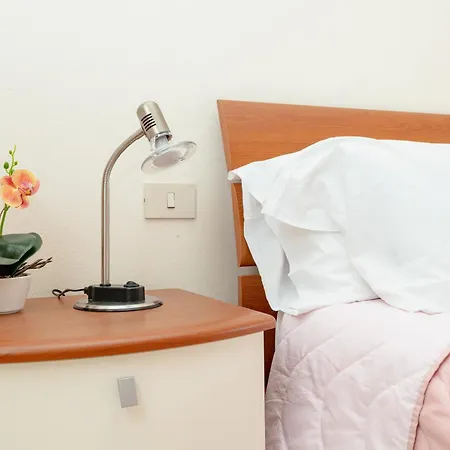 Vacation With 3 Separate And Private Parking Apartment Marina di Pietrasanta