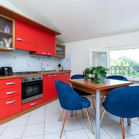 Vacation With 3 Separate And Private Parking Apartment