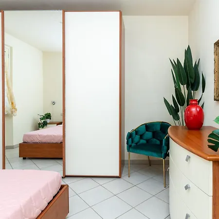 Apartment Vacation With 3 Separate And Private Parking *