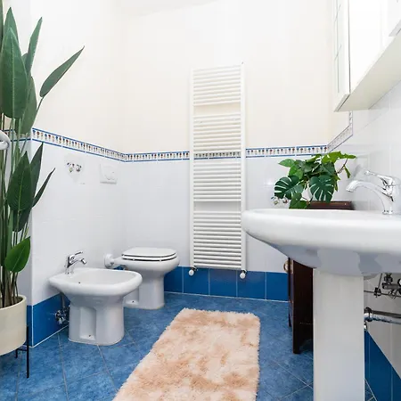 Vacation With 3 Separate And Private Parking Apartment Marina di Pietrasanta