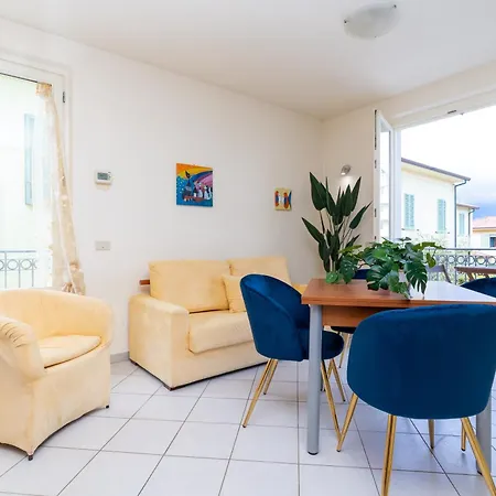 Vacation With 3 Separate And Private Parking * Marina di Pietrasanta