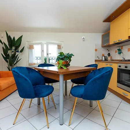 Vacation With 3 Separate And Private Parking Apartament Marina di Pietrasanta